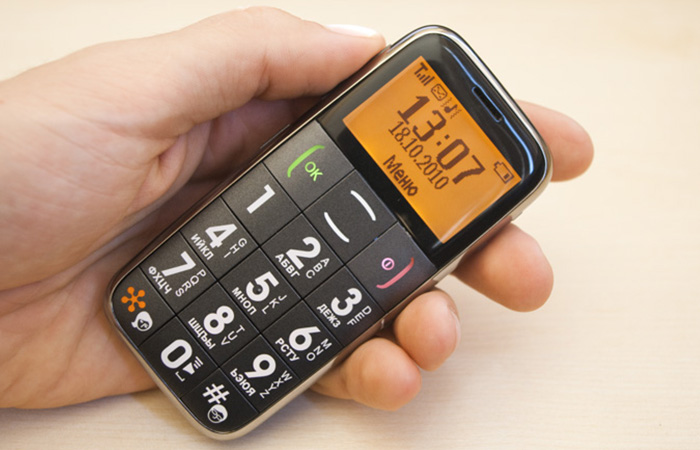 лучший мобильный телефон для пожилых людей | apptoday.ru