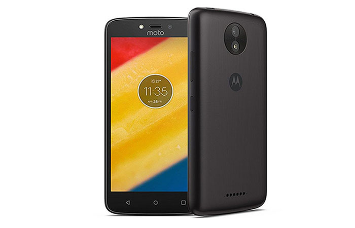 топ недорогих смартфонов до 5000 рублей  Motorola Moto C LTE