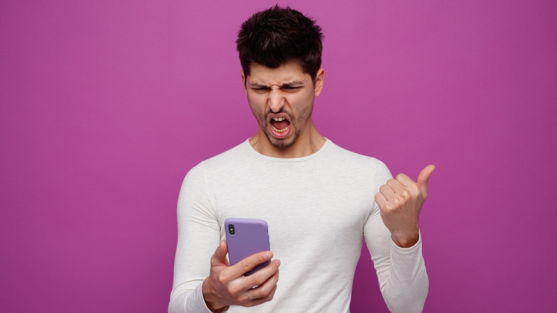 как удалить макс с телефона