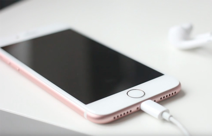 Смартфон Apple iPhone 7 зарядное устройство | apptoday.ru