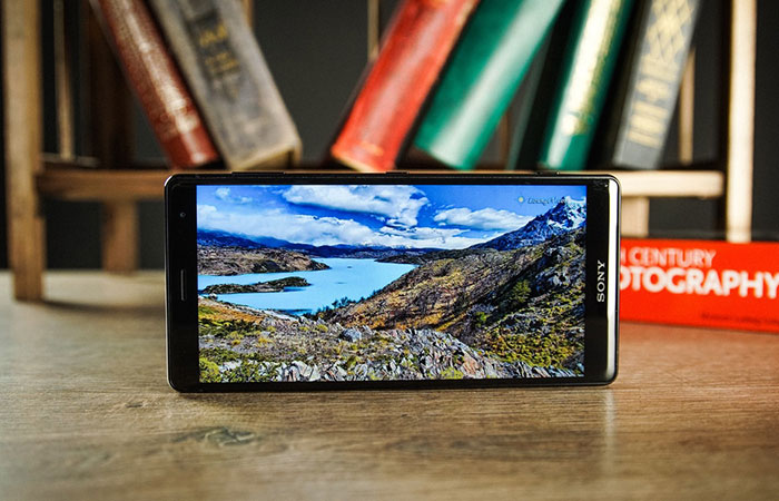 Смартфон Sony Xperia XZ2 дисплей | apptoday.ru