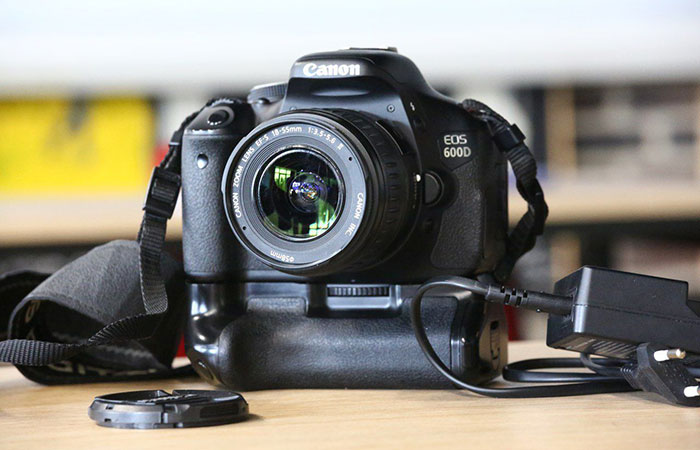 зеркальный фотоаппарат canon eos 600d | apptoday.ru